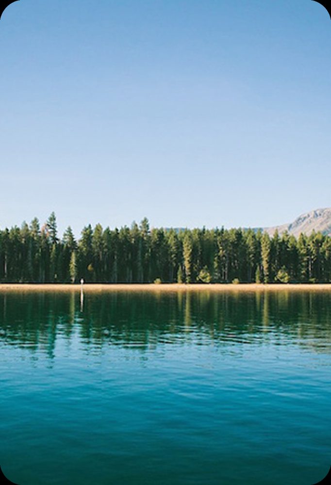 Lake scene with the balloon erased in the PixelUp app